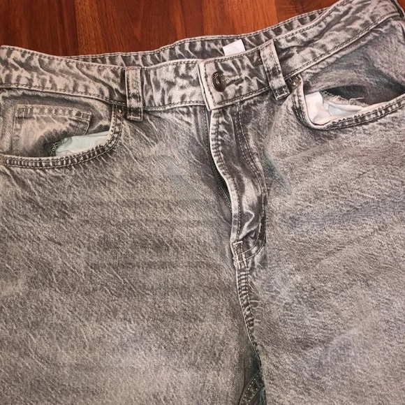 Jeans - Picture 2 of 3